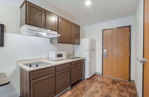 North Charleston Hotel | WoodSpring Suites North Charleston Airport I-526