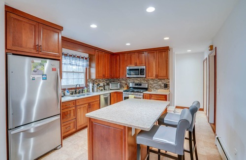 Woodstock Casa | Woodstock Getaway w/ Hot Tub ~ 2 Mi to Dtwn!
