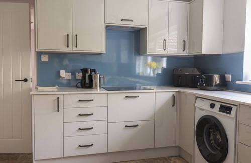 Eleighwater Casa | WOODSTOCK, pet friendly, with open fire in Chard