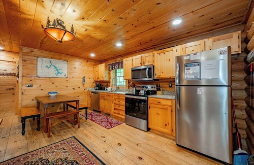 Thayerville Cabina | Whitewater Lodge - Lake Area casa con jacuzzi