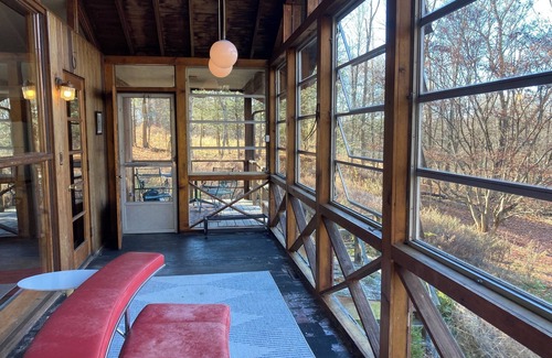 Washingtonville Casa | Woodsy Hudson Valley Retreat