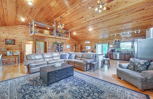 Sloans Valley Cabina | Woodsy Kentucky Escape w/ Game Room & Lake Access!