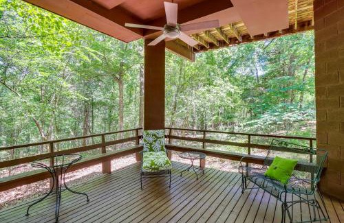 Mountain Home Casa | Woodsy Mountain Home Escape Walk to Marina!