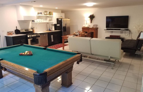 Lacey Casa | Woodsy Retreat has the trail to the temperate rain forest, and outdoor spa.