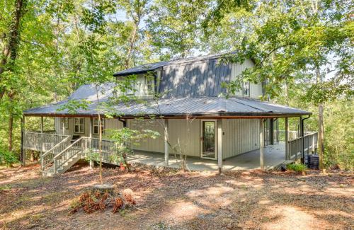 Dahlonega Casa | Woodsy Retreat with Deck and Views in Dahlonega!