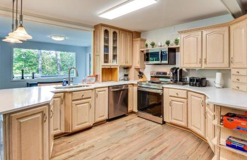 Dahlonega Casa | Woodsy Retreat with Deck and Views in Dahlonega!