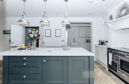 Henley Casa | Woodvale Retreat - Sleeps 10
