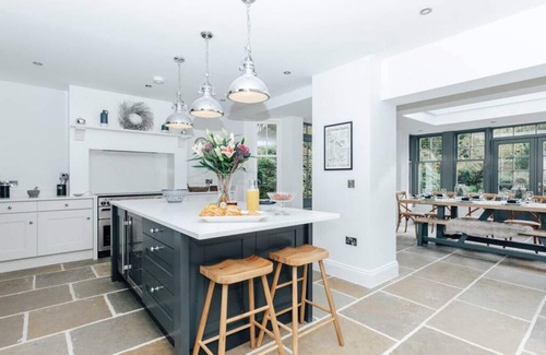 Henley Casa | Woodvale Retreat - Sleeps 10