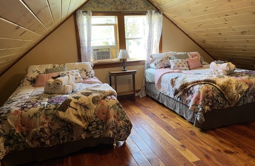 Cooperstown Chalet De Esquí | Woodview Chalet- 2 Miles to CDP!- POOL-Sleeps 9