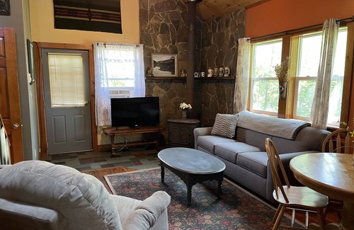 Cooperstown Chalet De Esquí | Woodview Chalet- 2 Miles to CDP!- POOL-Sleeps 9