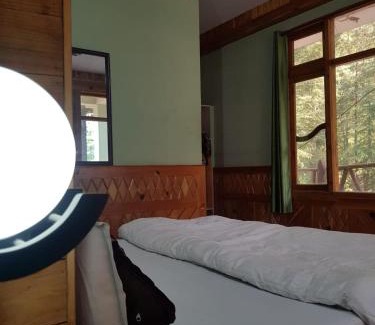 Kasol Hotel | Woodward Magique
