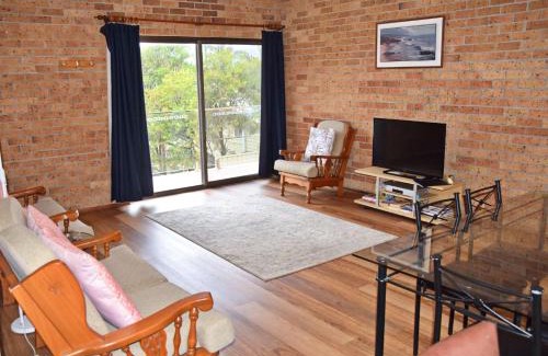 South West Rocks Apartamento | Woody Wonder Unit 2 - Bring your own linen.