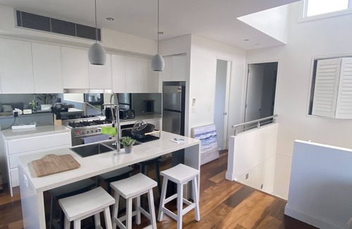 Woonona Casa | Woonona Beach House a few steps from patrolled beach, parks and cafes