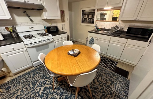 Mill River Apartamento | Wooster Square Flat+ 3 Bedrooms add a 4th Apizza Yale SOM Downtown