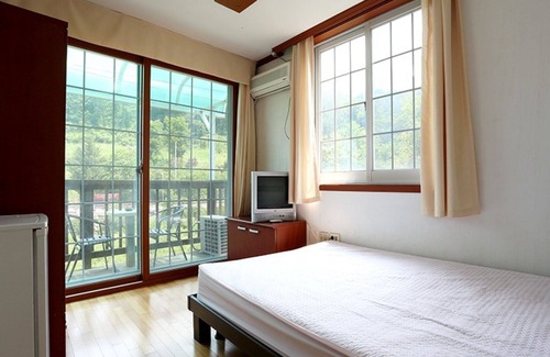 Jecheon Casa | Worak Pensionville Gauguin's House