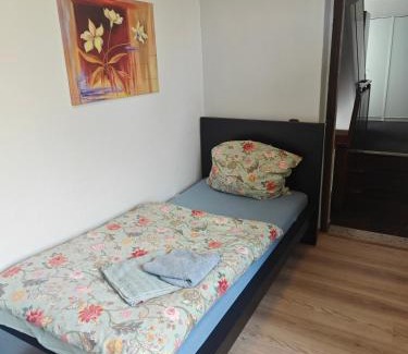 Breberen Apartamento | Work and Stay Haus 12 Betten 2 Etagen 2 Badezimmer,Terasse Küche nähe Geleen,Geilenkirchen,Heinsberg,Alsdorf