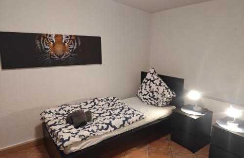 Selfkant Apartamento | Work and Stay Selfkant Ganzes Haus 10 Zimmer, 18 Betten,5 Badezimmer,2 Küchen, Terrasse, 380 Qm, 3 Etagen