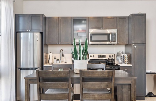 Powderhorn Apartamento | Work From Here☕️Fast WiFi☕️Desk☕️Keurig+Coffee☕️W/D