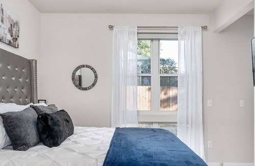 Kingfield Apartamento | Work From Here🌸Fast WiFi🌸Keurig+Coffee🌸55" Roku TV