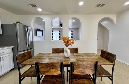 Brownsville Casa | Work & Play: Near SpaceX + Port of Brownsville
