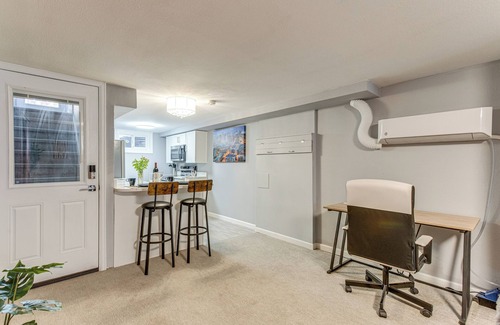 West Highland Apartamento | Work, Play & Relax: Walkable Denver Apt w/ Patio!