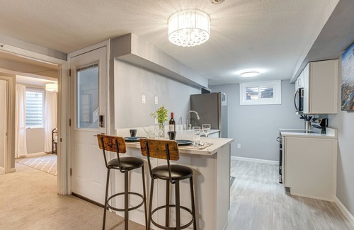 West Highland Apartamento | Work, Play & Relax: Walkable Denver Apt w/ Patio!