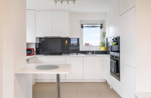 Charlton Apartamento | Work, Play, Relax: Your 2BR Oasis in the City