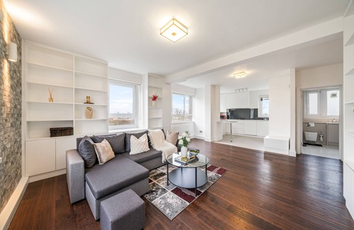 Charlton Apartamento | Work, Play, Relax: Your 2BR Oasis in the City