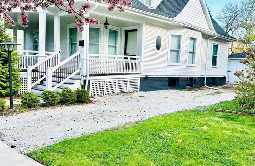 Bloomington Condominio | Work & Relax 1BR w/ Office in Prime Location