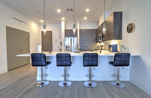 North Scottsdale Apartamento | Work Remotely, Elegant Space, Wi-Fi, Total Comfort 4014