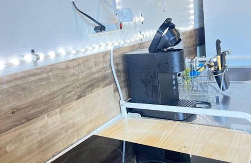 North Miami Beach Apartamento | Work, Rest and Play: WiFi, TV and Backyard Bliss