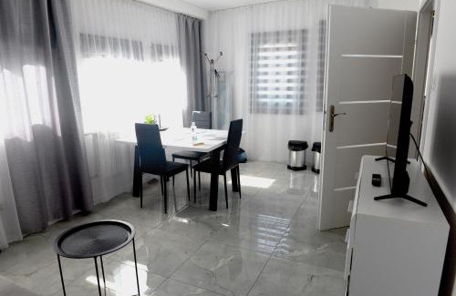 Piaseczno Apartamento | Work & Sleep