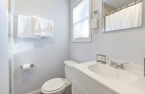 Beaumont Casa | Workers Haven - Pet Friendly- Patio- Fiber Wi-fi