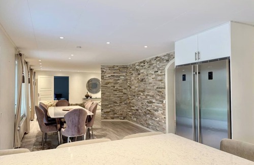 Goteborg Municipality Casa | Workers Villa - 7BR - 15 Beds - 3 Bath - All Inc