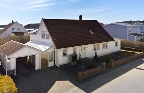 Goteborg Municipality Casa | Workers Villa - 7BR - 15 Beds - 3 Bath - All Inc
