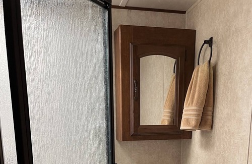 Winchester Otro | Working Dairy Goat Farm - Glamping in RV Camper in Luxury - Deer Hunters Welcome