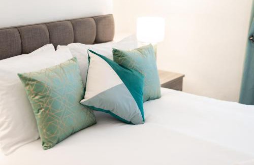 Landore Apartamento | Working in Swansea, 4 Bedrooms, Parking