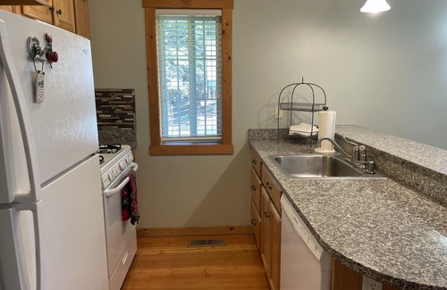 Kalispell Cabaña | Working Llama Farm Experience Located Just 30 Minutes From Glacier National Park