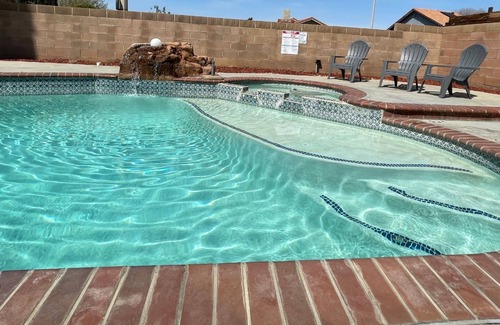 Lancaster Casa | Working Traveler or on Vacation. Family size home. Pool, Spa and built in BBQ!