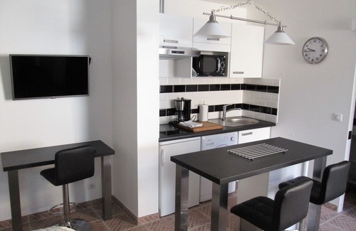 Maisons-Laffitte Hotel | TALLER, estudio independiente sobre patio privado centro de PARÍS 20 minutos en RER A