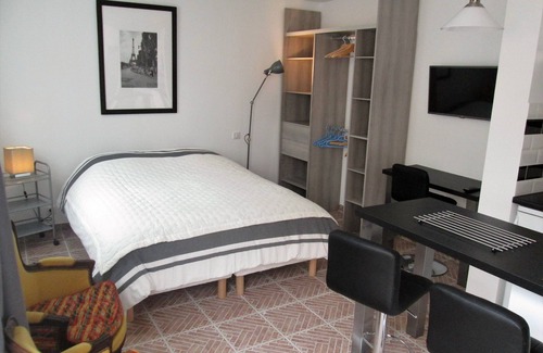 Maisons-Laffitte Hotel | TALLER, estudio independiente sobre patio privado centro de PARÍS 20 minutos en RER A