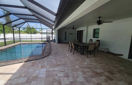 Gulf Cove Casa | World Renowned Beaches and a Fisherman's Paradise at your fingertips.