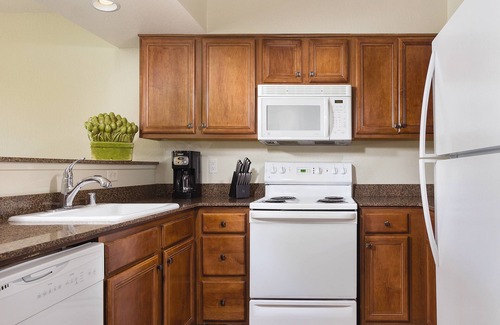 Round Hill Village Hotel | WorldMark South Shore