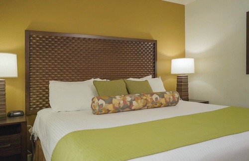 Round Hill Village Hotel | WorldMark South Shore