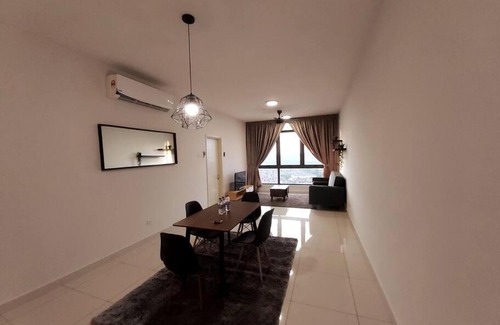 Seri Kembangan Apartamento | WOW! 300 Mbps Wi-Fi Self-checkin^4-7 pax^ 3R2B*