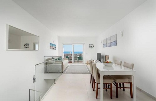 Meia Praia Apartamento | WOW Front Beach View, 150 m to Beach, WIFI