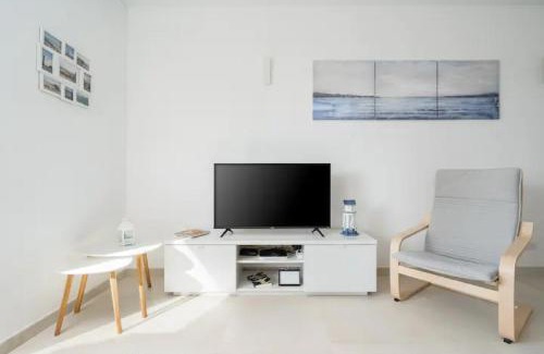 Meia Praia Apartamento | WOW Front Beach View, 150 m to Beach, WIFI