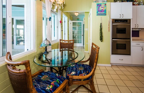 Kailua Casa | ¡Guauu! Inicio a pocos pasos de la playa con piscina