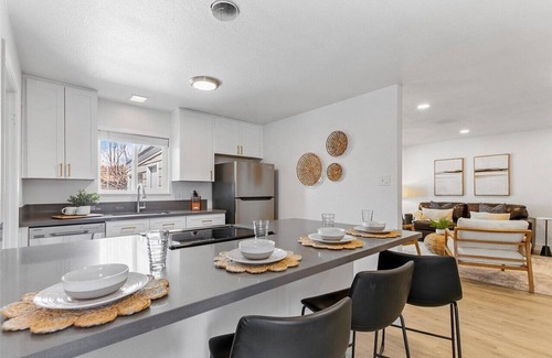 West University Casa | WOW! Modern! New Everything!