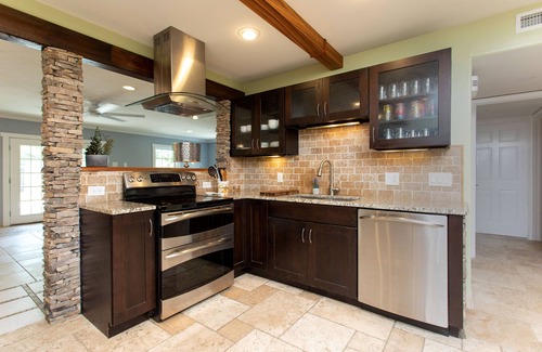 Wilmington Casa | ¡GUAUU! Piscina + horno de pizza cerca de las playas, el centro y UNCW